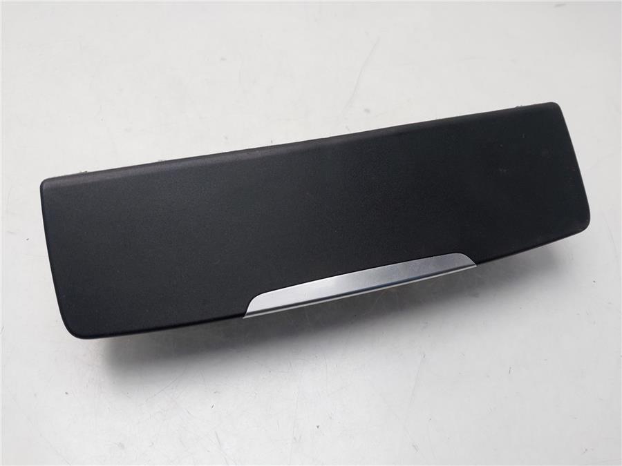 Cenicero BMW SERIE 1 BERLINA 5P 118d