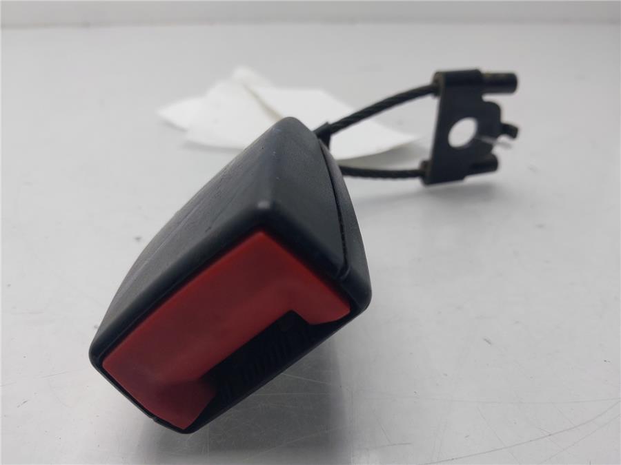 anclaje cinturon trasero izquierdo seat toledo (5p2) reference