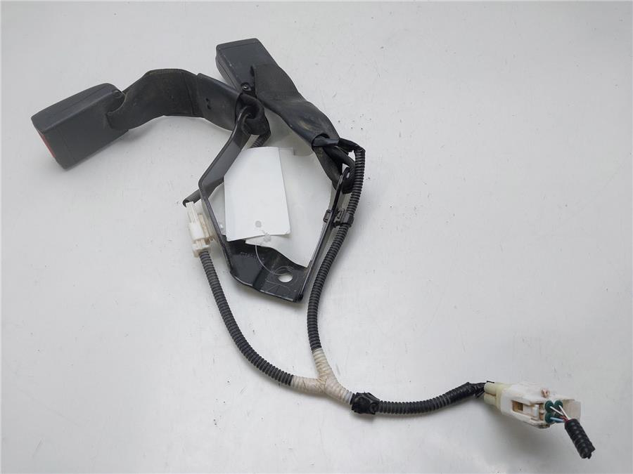 anclaje cinturon trasero izquierdo toyota