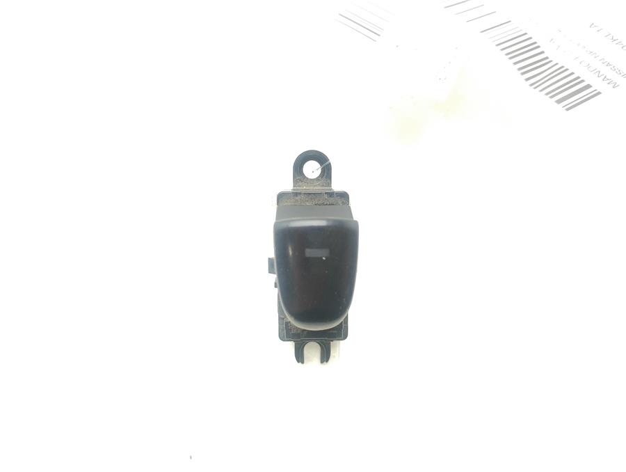 mando elevalunas delantero derecho nissan