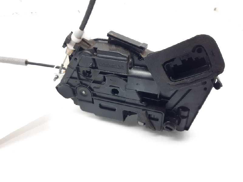 Cerradura Puerta Trasera Derecha V