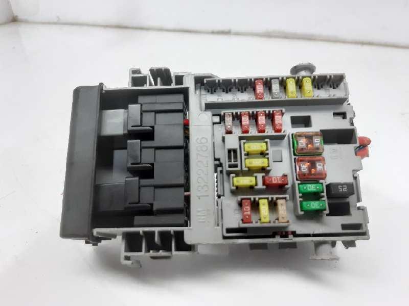 caja reles opel insignia berlina sport