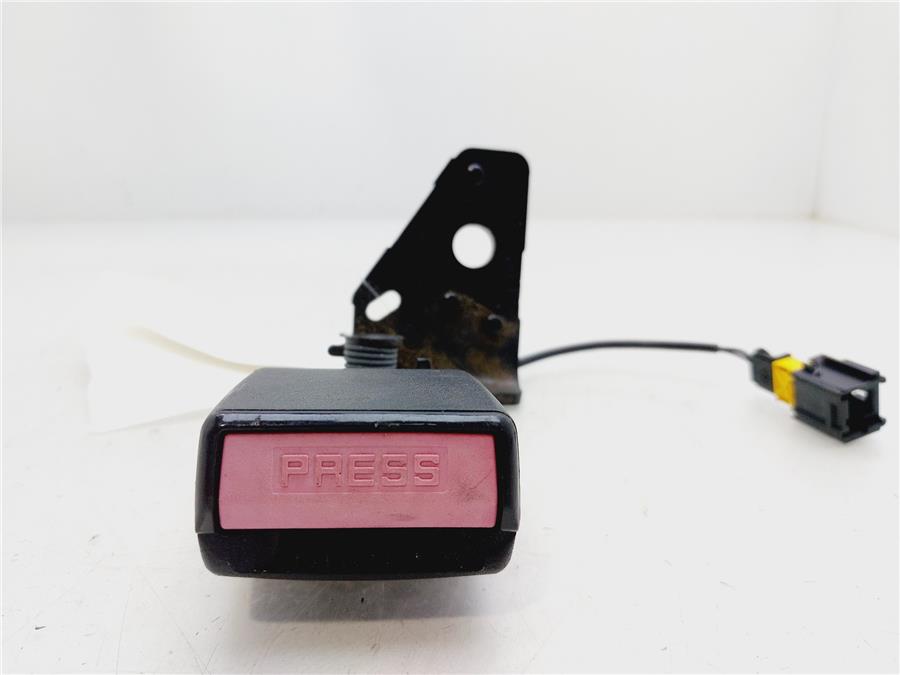 anclaje cinturon trasero derecho peugeot 207 confort