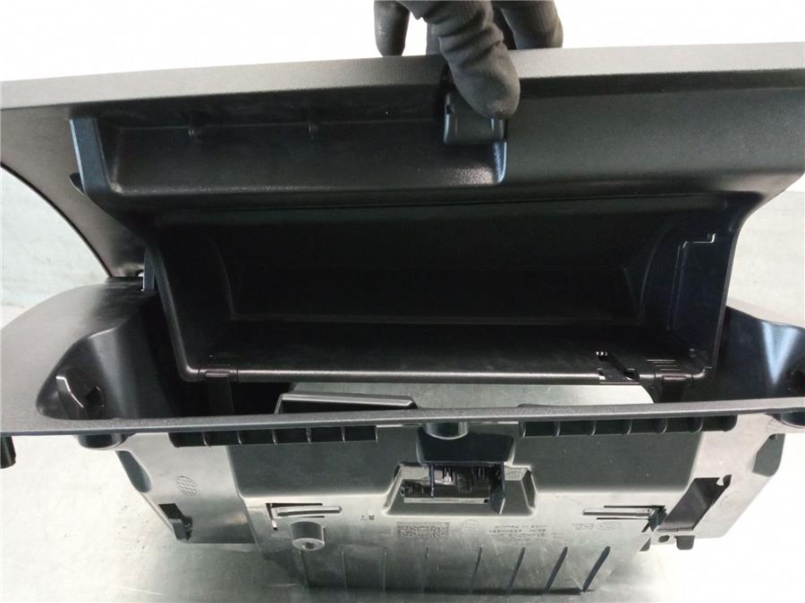 Guantera Salpicadero VOLVO XC40