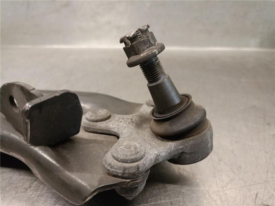 Brazo Inferior Delantero Derecho X