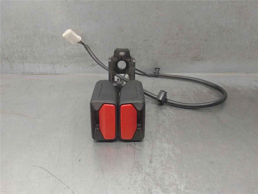 anclaje cinturon trasero derecho citroën ds5 2.0 hdi fap