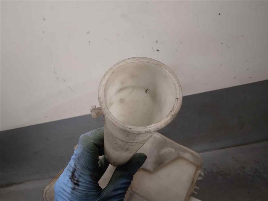 Deposito Limpiaparabrisas NISSAN 1.6