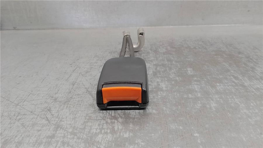 anclaje cinturon trasero derecho audi 100 berlina (c4) 2.6 v6 cat (abc)