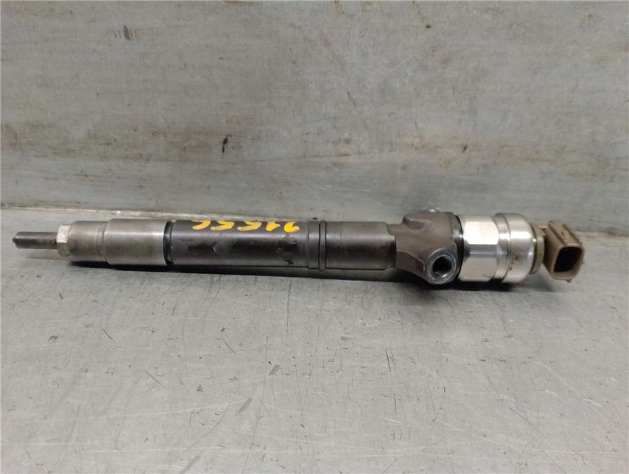 inyector toyota avensis sedán (_t25_) 2.2 d 4d (adt251_)