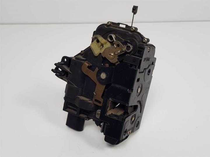 cerradura puerta delantera derecha skoda octavia combi (1u5) elegance