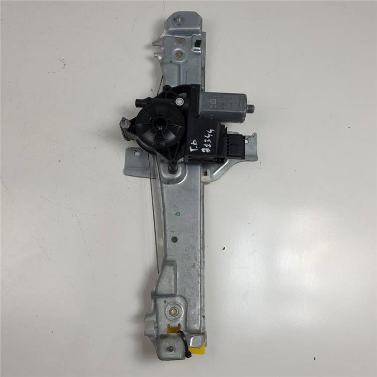 elevalunas electrico trasero derecho peugeot 2008 (a94) style 1.2 puretech 82