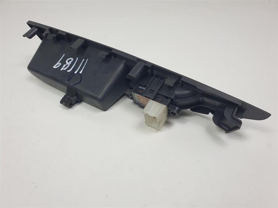 Botonera Puerta Trasera Derecha