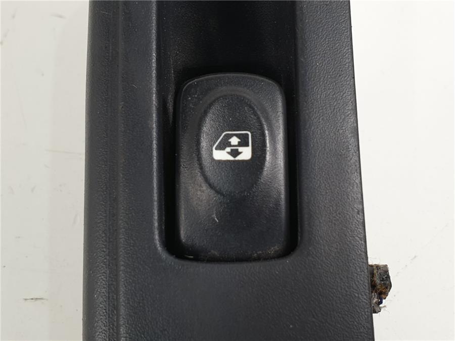 botonera puerta delantera derecha renault clio ii fase i 1.2 (75 cv)