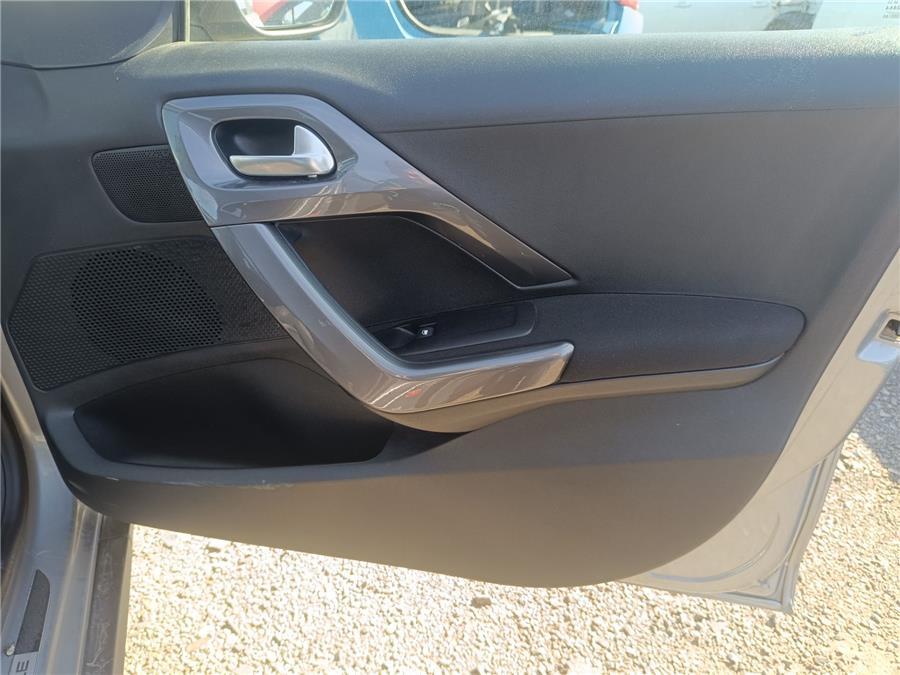 guarnecido puerta delantera derecha peugeot 2008 signature