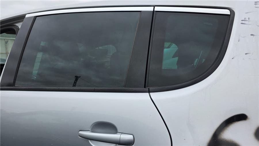 luna puerta trasera izquierda peugeot 3008 allure