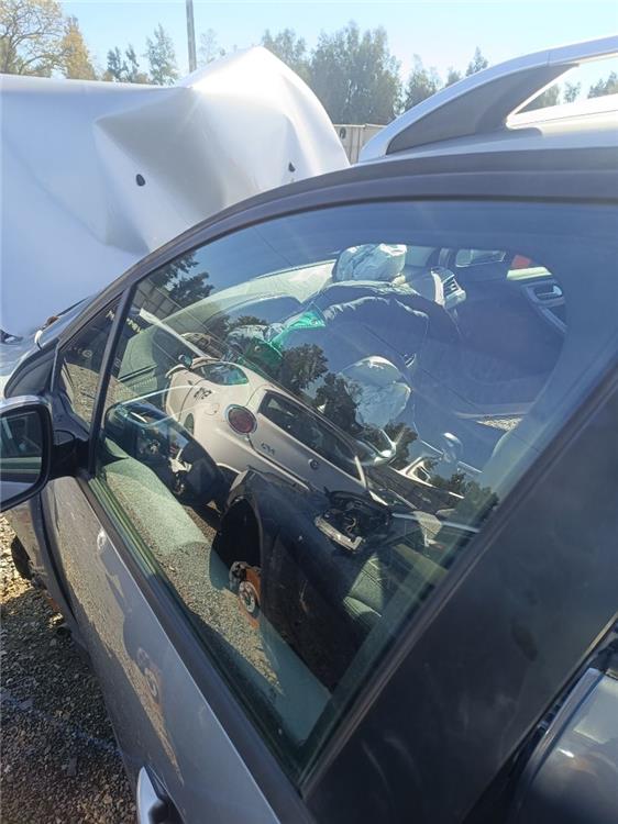 luna puerta delantera izquierda peugeot 2008 signature