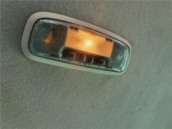 luz interior techo ford focus berlina (cap)(08.2004 >) 2.0 ghia [2,0 ltr.   100 kw tdci cat]