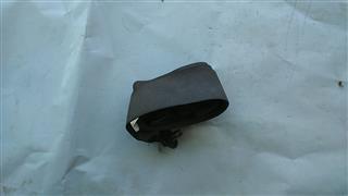 cinturon seguridad trasero central nissan pickup (d22)(02.1998 >) 98/2008