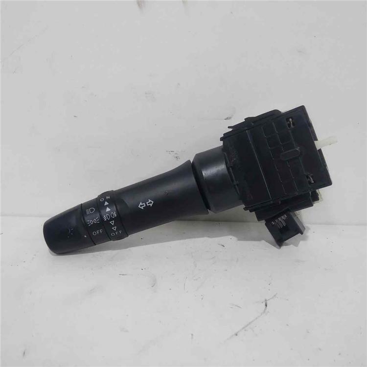 mando luces mitsubishi ga0w 4n13