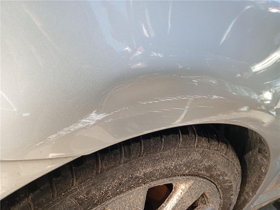 Aleta Delantera Izquierda TOYOTA 2.0