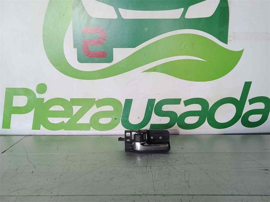 manilla interior puerta delantera izquierda toyota avensis berlina (t25) 2.2 d 4d executive berlina (5 ptas.)