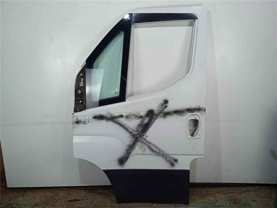 puerta delantera izquierda iveco daily furgón 2.3 diesel cat