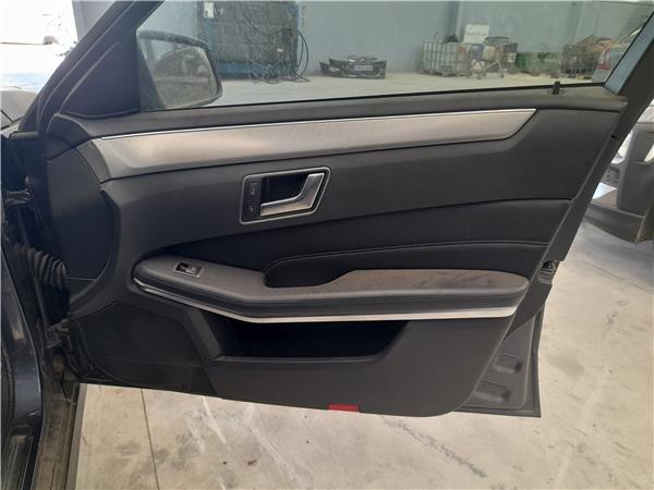 guarnecido puerta delantera derecha mercedes 