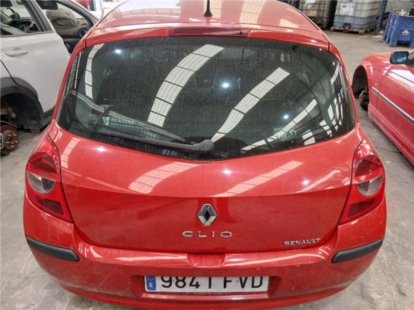 porton trasero renault clio iii 2005  15 dci