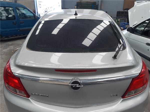 porton trasero opel insignia berlina 2008  20