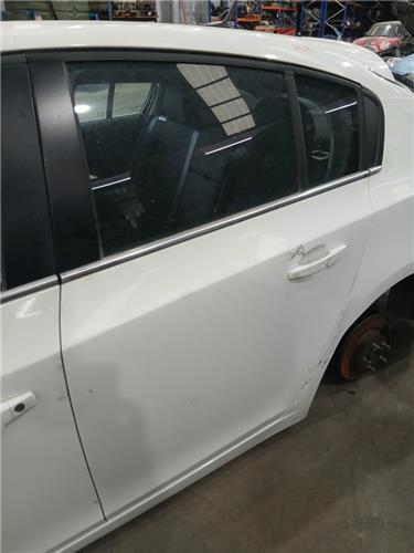 puerta trasera izquierda chevrolet cruze 5 pu