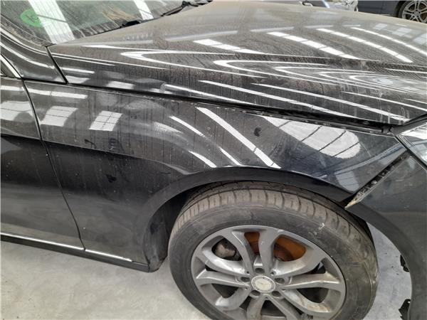 aleta delantera derecha mercedes benz clase e