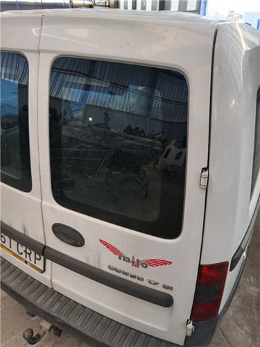 puerta trasera derecha opel combo corsa c 200