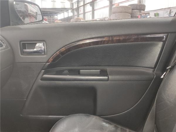 guarnecido puerta delantera derecha ford mond