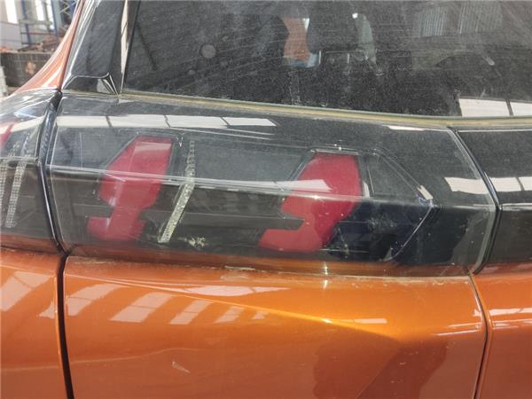 piloto porton trasero izquierdo peugeot 2008