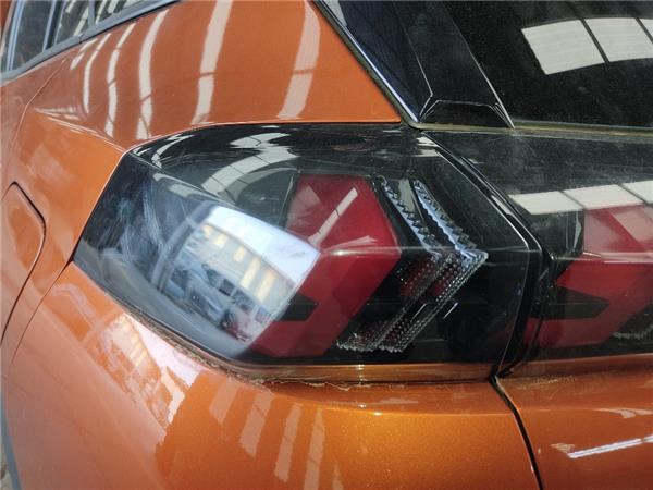 piloto trasero izquierdo peugeot 2008 p1 1120