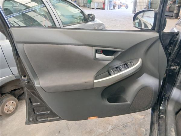 guarnecido puerta delantera izquierda toyota
