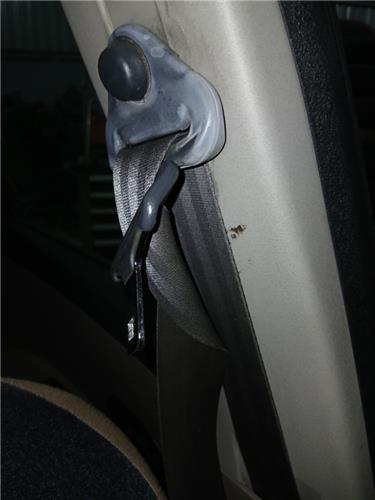 cinturon seguridad delantero izquierdo renaul