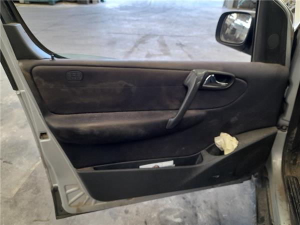 guarnecido puerta delantera izquierda mercede