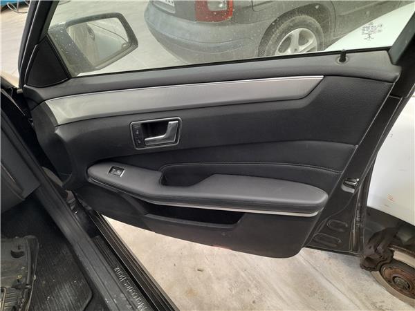 guarnecido puerta delantera derecha mercedes 