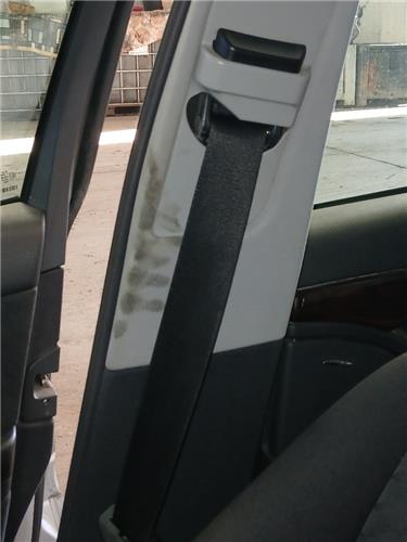 cinturon seguridad delantero derecho mercedes
