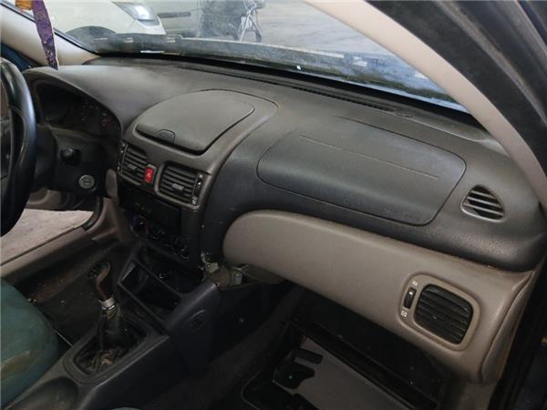 salpicadero nissan almera n16e 012000 15