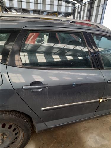 puerta trasera derecha peugeot 407 2004  20 h