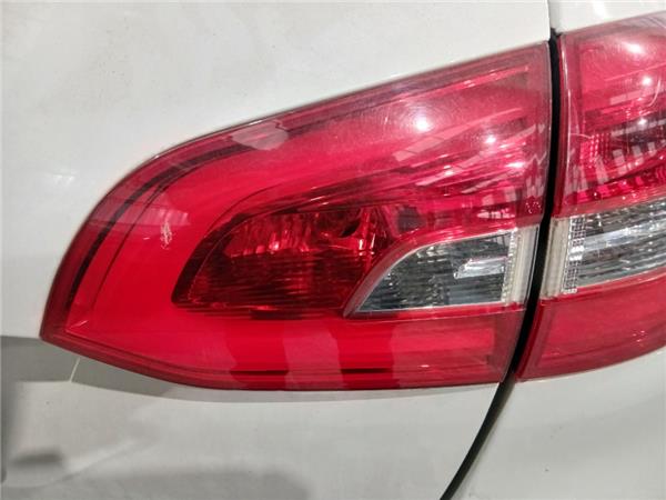 piloto porton trasero derecho peugeot 308 sw
