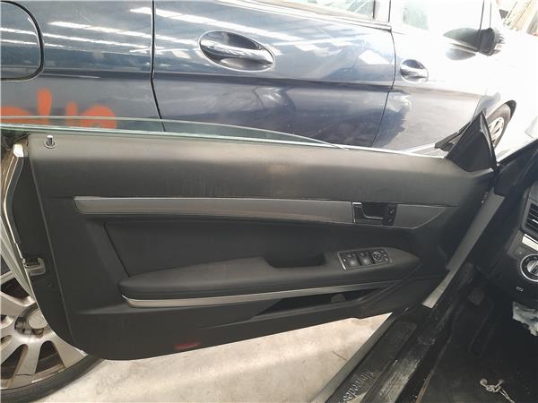 guarnecido puerta delantera izquierda mercede