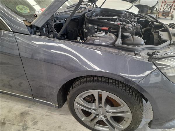 aleta delantera derecha mercedes benz clase e