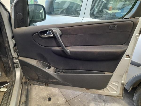 guarnecido puerta delantera derecha mercedes