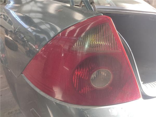 piloto trasero izquierdo ford mondeo berlina