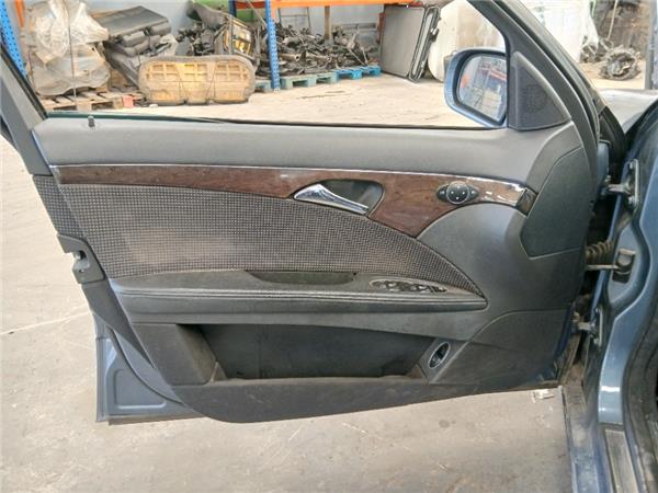 guarnecido puerta delantera izquierda mercede