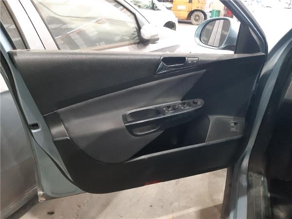 guarnecido puerta delantera izquierda volkswa