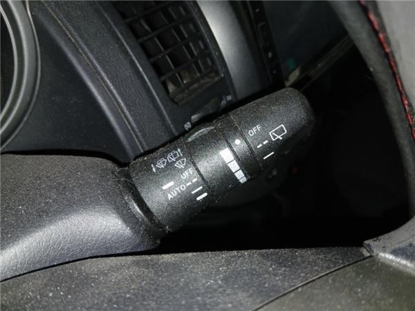 mando limpiaparabrisas nissan note e11e 01200